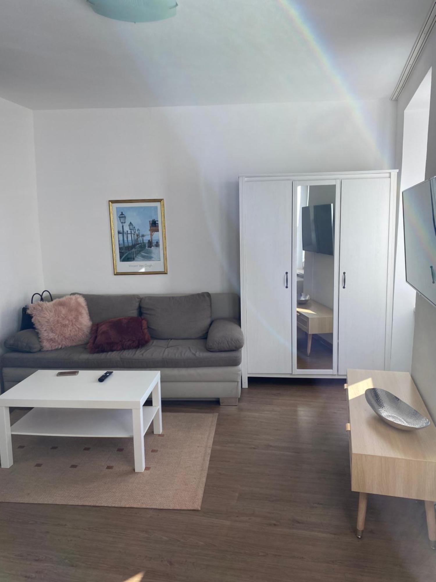 Ferienwohnung Zentral An Der Moselpromenade ツェル・アン・デル・モーゼル エクステリア 写真