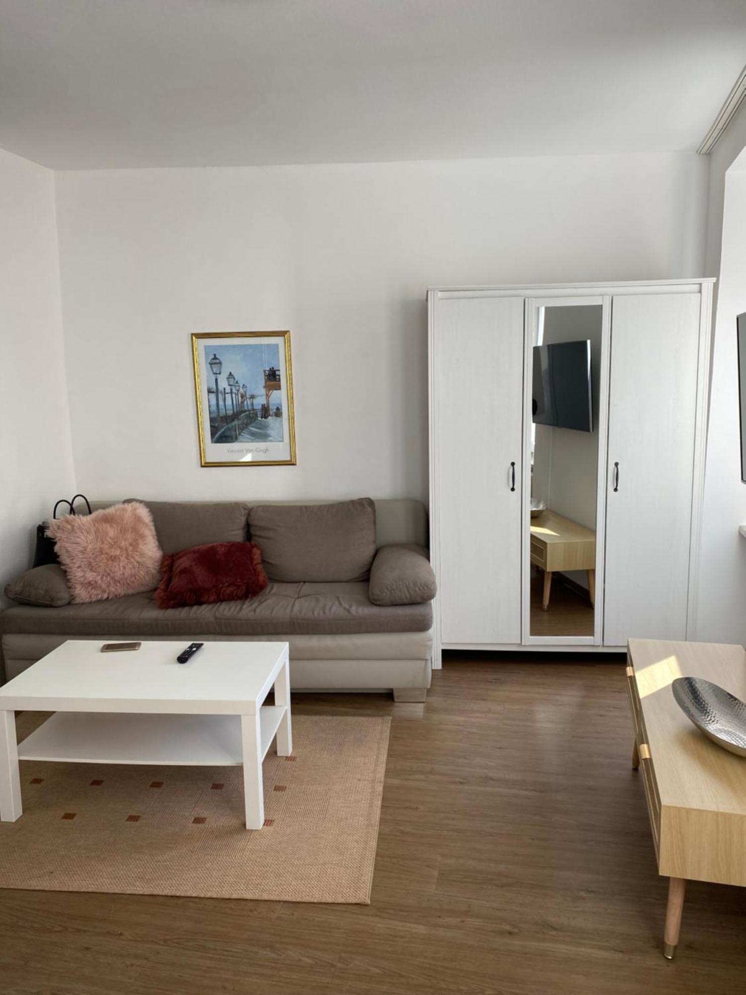 Ferienwohnung Zentral An Der Moselpromenade ツェル・アン・デル・モーゼル エクステリア 写真
