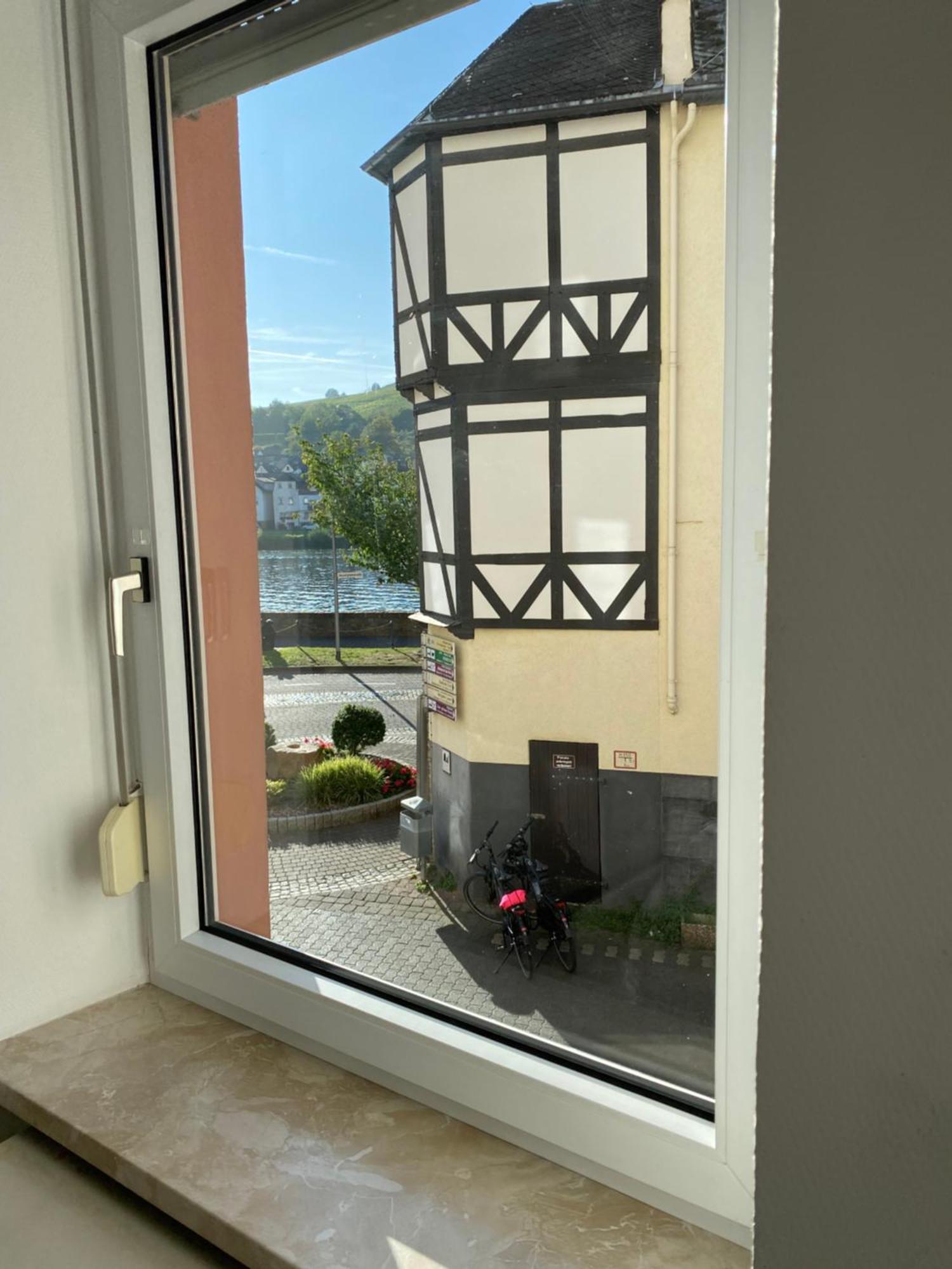 Ferienwohnung Zentral An Der Moselpromenade ツェル・アン・デル・モーゼル エクステリア 写真